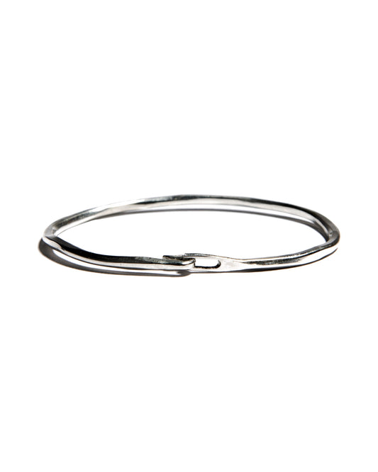 Werkstatt München Bangle Hook Hammered sterling silver – front