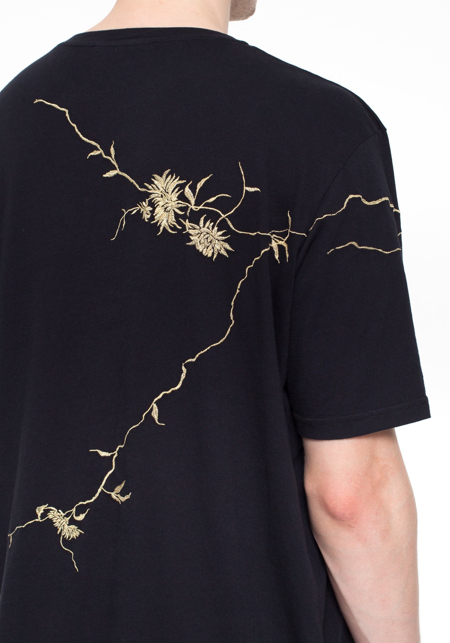 Embroided T-Shirt Awuna